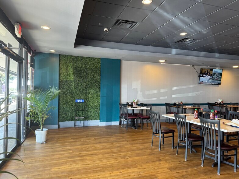 More Photos Of 2237 E Riverside Dr, Austin Restaurant For Lease