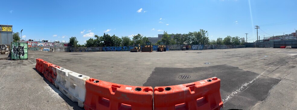 More Photos Of 1301 Metropolitan Ave, Brooklyn Land For Lease