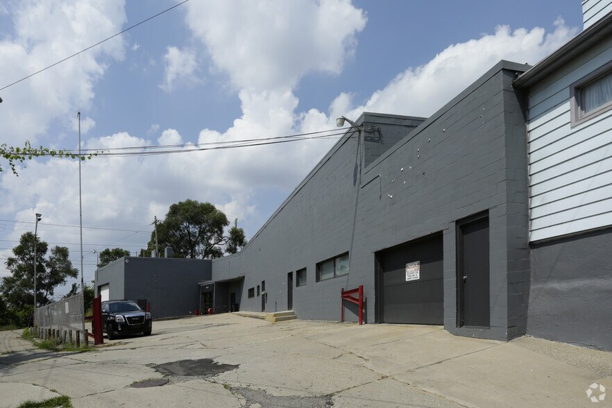 More Photos Of 1251 Plainfield Ave NE, Grand Rapids Office For Lease