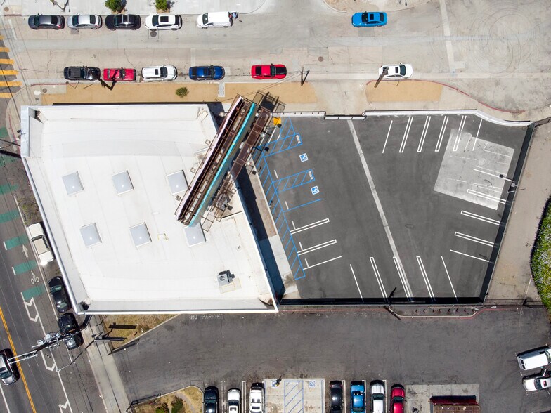 More Photos Of 5075 W Adams Blvd, Los Angeles Medical For Lease