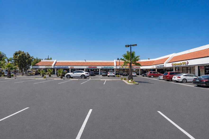 More Photos Of 1001 E Pacific Coast Hwy, Long Beach Storefront For Lease