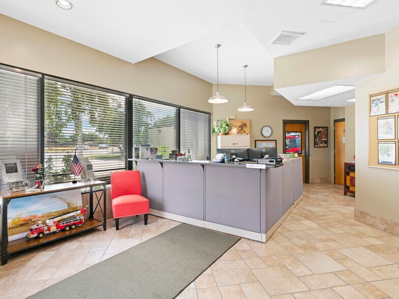 More Photos Of 9010 S 150 E, Sandy Light Manufacturing For Sale