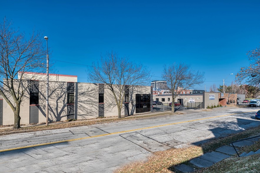 Primary Photo Of 2750 Cherry St, Kansas City Office For Lease