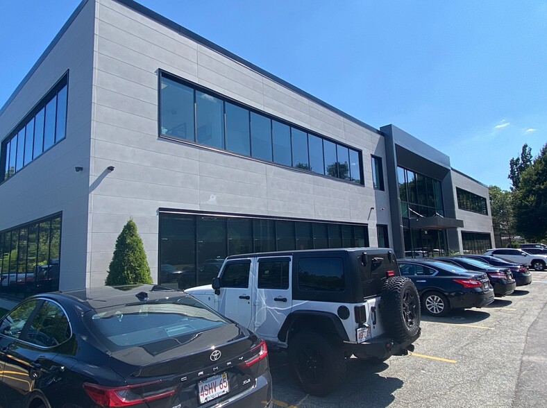 More Photos Of 760 Main St, Wilmington Light Manufacturing For Lease