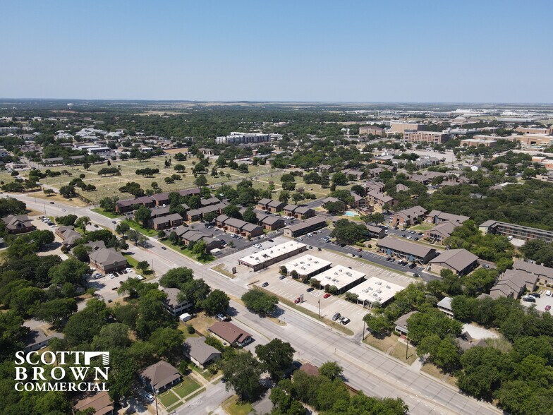 More Photos Of 400 S Carroll Blvd, Denton Unknown For Lease