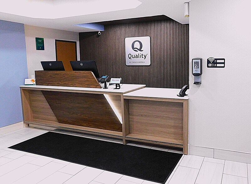 More Photos Of 1823 W Reynolds St, Pontiac Hotel For Sale