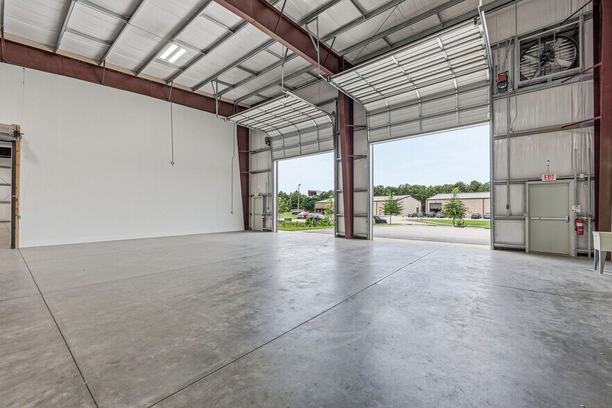 More Photos Of 3663 Southland Dr, Flowery Branch Warehouse For Sale