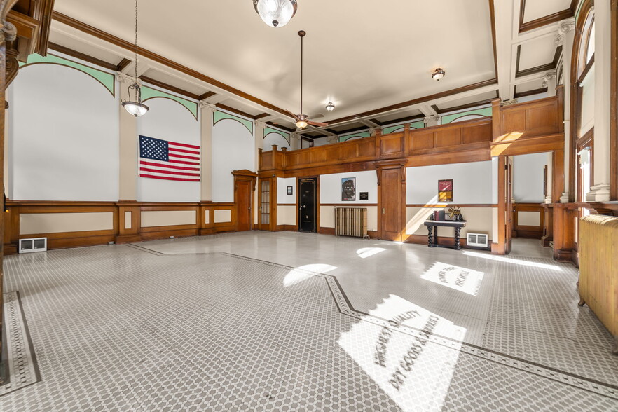 More Photos Of 102 Crosby St, Tekoa Flex For Sale