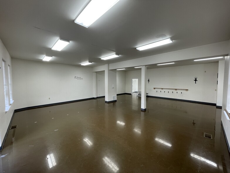 More Photos Of 292-296 W Ridge Pike, Royersford Office For Lease