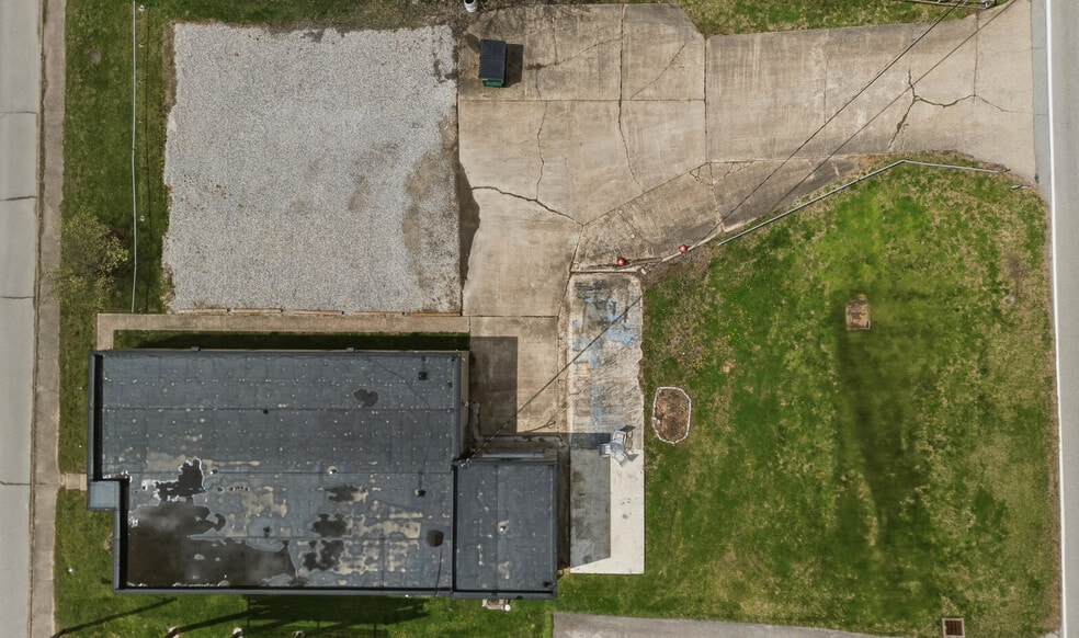 More Photos Of 3122 7th Ave, Charleston Office For Lease