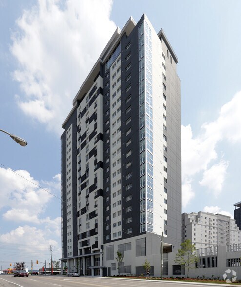 More Photos Of 1 Columbia St W, Waterloo Apartments For Lease