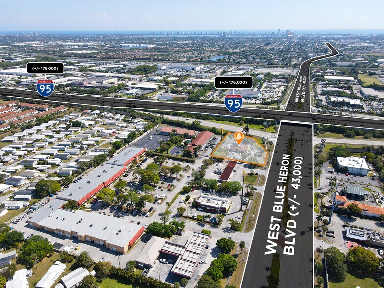 More Photos Of 4102 W Blue Heron Blvd, Riviera Beach Restaurant For Sale