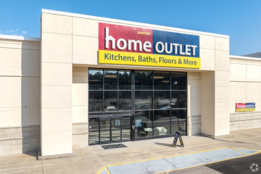 More Photos Of 61101-61125 Airport Rd, Slidell Unknown For Lease