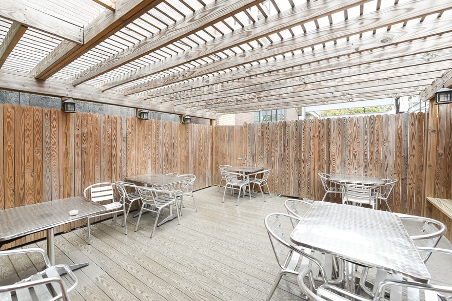 More Photos Of 644 H St NE, Washington Storefront Retail Office For Lease