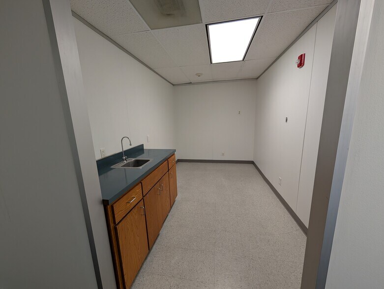 More Photos Of 6666 Harwin Dr, Houston Office For Lease