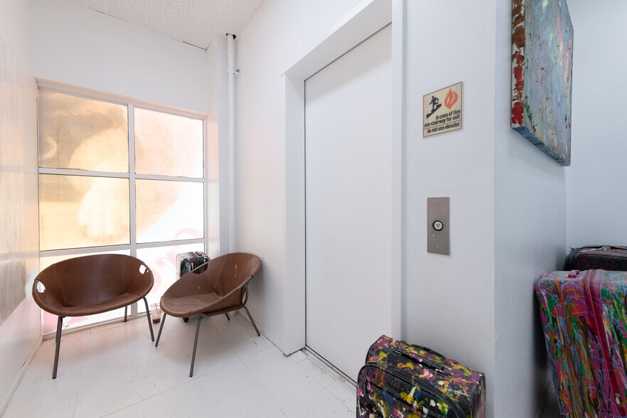 More Photos Of 6013 W Olympic Blvd, Los Angeles Storefront Retail Office For Lease