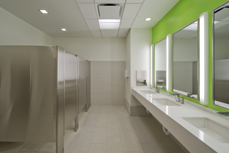 More Photos Of 7101 Wisconsin Ave, Bethesda Office For Lease