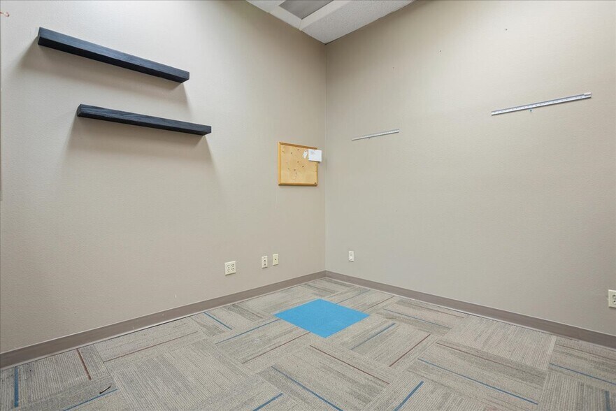 More Photos Of 1904 E 15th St, Cheyenne Office For Sale