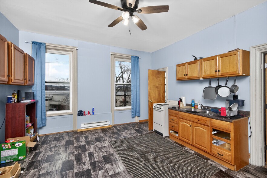 More Photos Of 427 S Pearl St, Albany Storefront Retail Residential For Sale