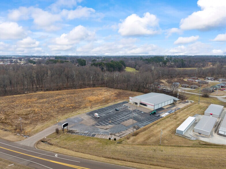 More Photos Of 4200 Skyhawk Pky, Martin Supermarket For Lease