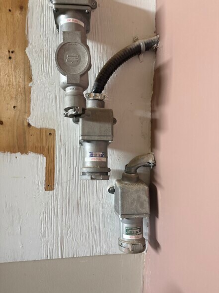 More Photos Of 4351 104th Ave SE, Calgary Warehouse For Sale