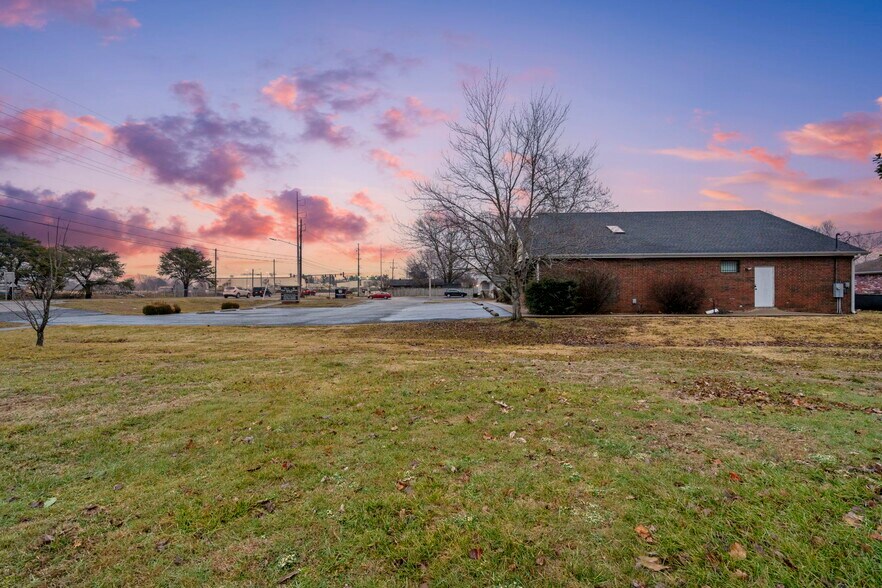 More Photos Of 1412 Se 14th St, Bentonville Medical For Lease