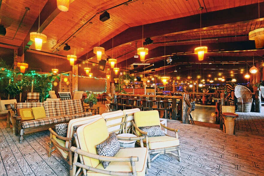 More Photos Of 1900 & 1924 Marshall St NE, Minneapolis Restaurant For Lease