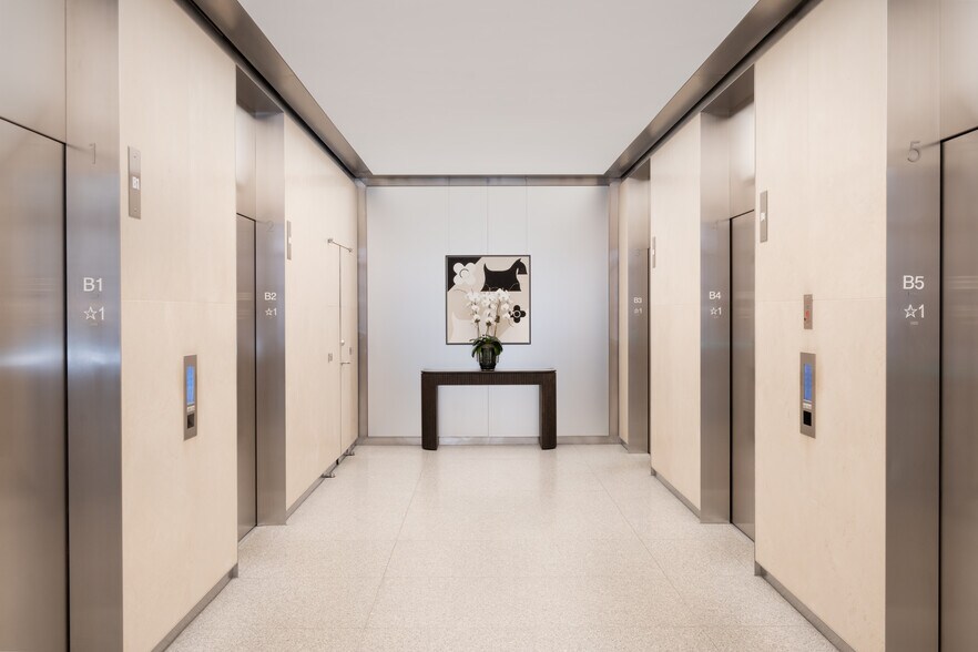 More Photos Of 560 Lexington Ave, New York Office For Lease