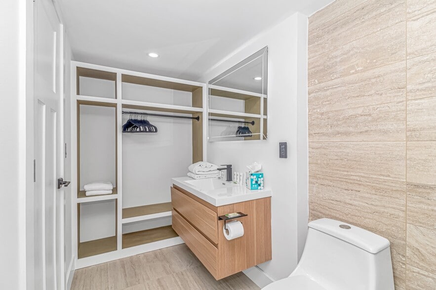 More Photos Of 507-509 N Ocean Blvd, Myrtle Beach Hotel For Sale