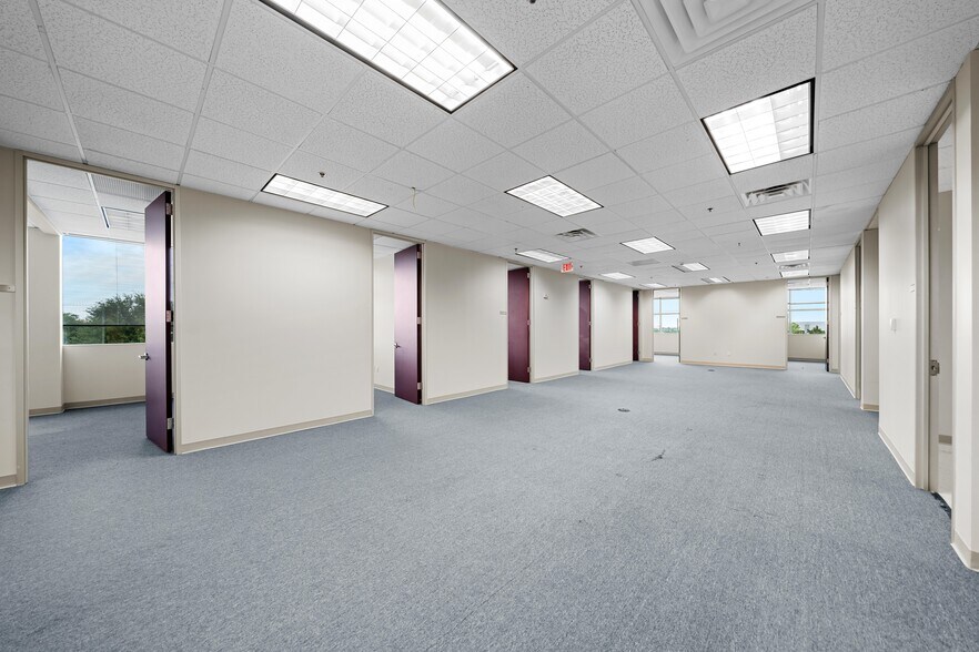 More Photos Of 7840 N Sam Houston Pky W, Houston Office For Lease