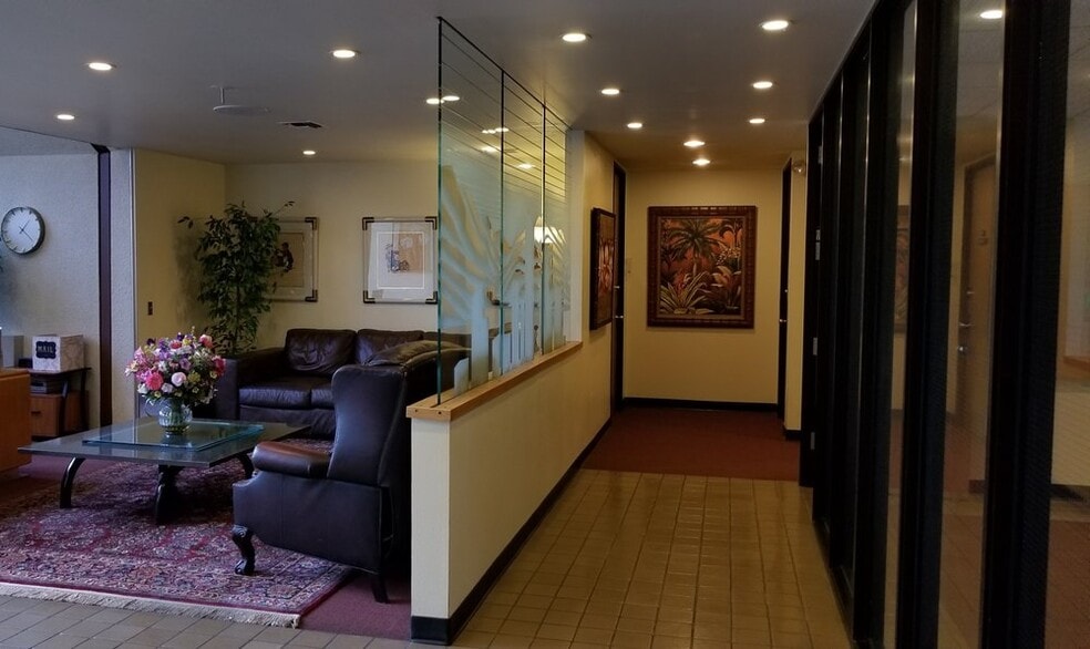 More Photos Of 517 N Mountain Ave, Upland Office For Lease