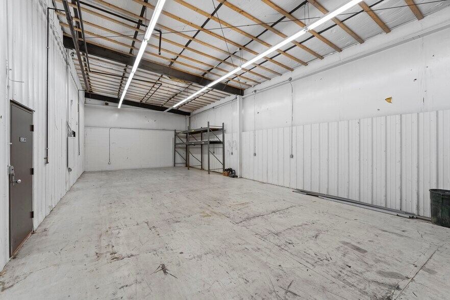 More Photos Of 152 S Iredell Industrial Park Rd, Mooresville Light Manufacturing For Lease