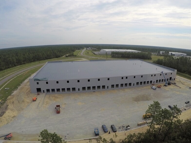 More Photos Of 33 Acme Way, Wilmington Distribution For Lease