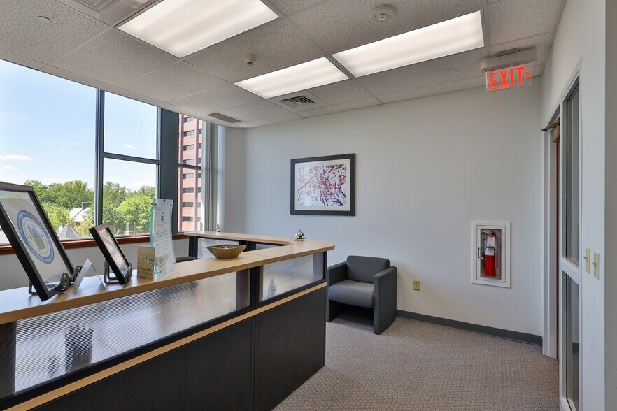 More Photos Of 1 E Broad St, Bethlehem Medical For Lease