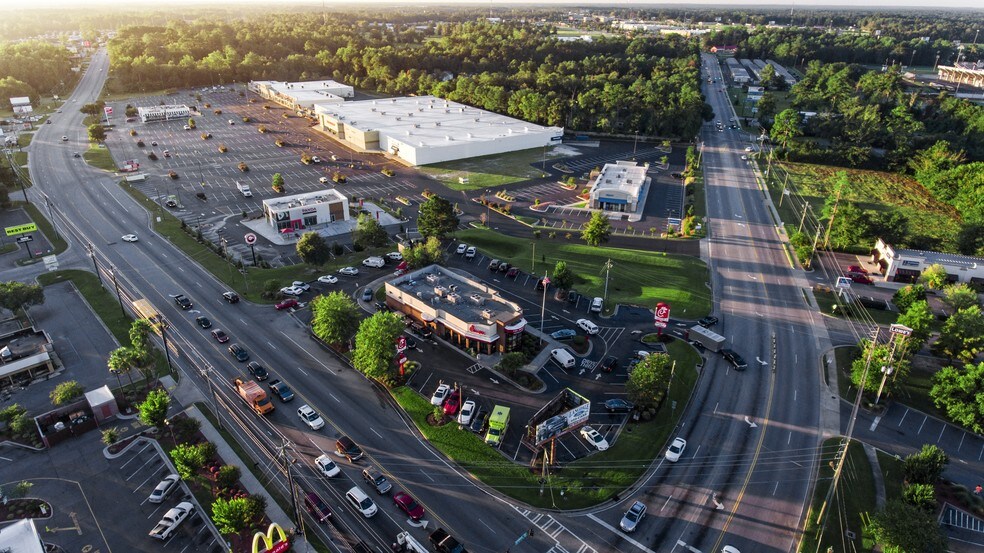 Primary Photo Of 1000 N Saint Augustine Rd, Valdosta Unknown For Lease