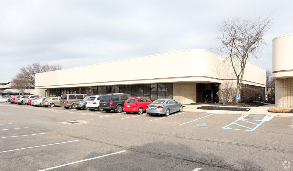 More Photos Of 220-222 E Campus View Blvd, Columbus Office Residential For Lease