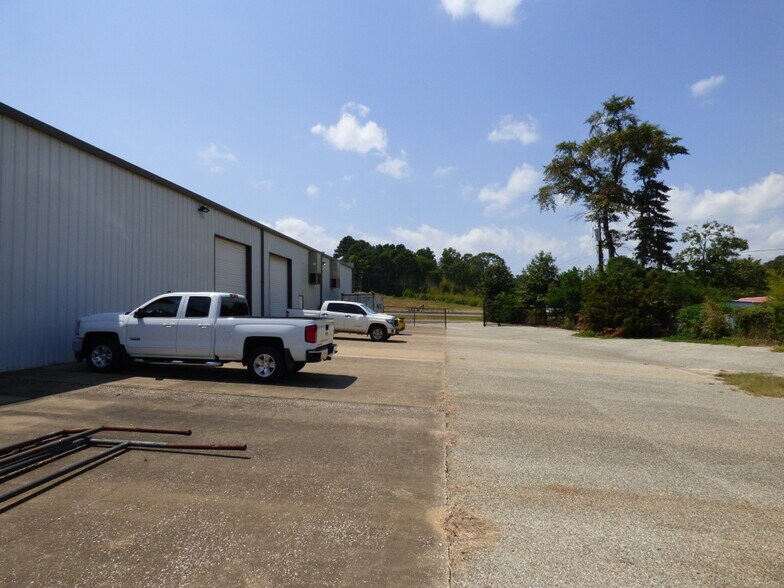 More Photos Of 5231 South St, Nacogdoches Storefront Retail Office For Sale
