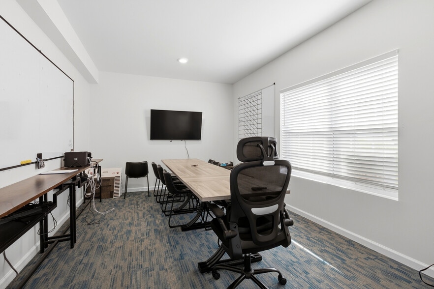 More Photos Of 3601 Commerce Dr, Arnold Office For Sale
