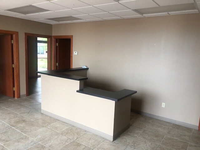 More Photos Of 3351-3383 NE Ralph Powell Rd, Lee's Summit Office For Lease