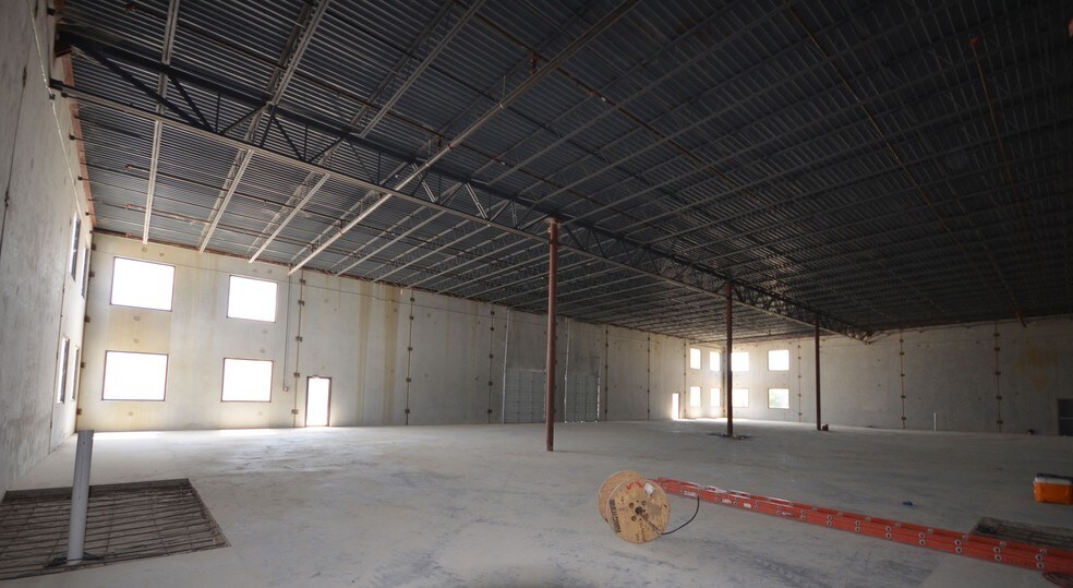 More Photos Of 9503 Brown Ln, Austin Warehouse For Lease