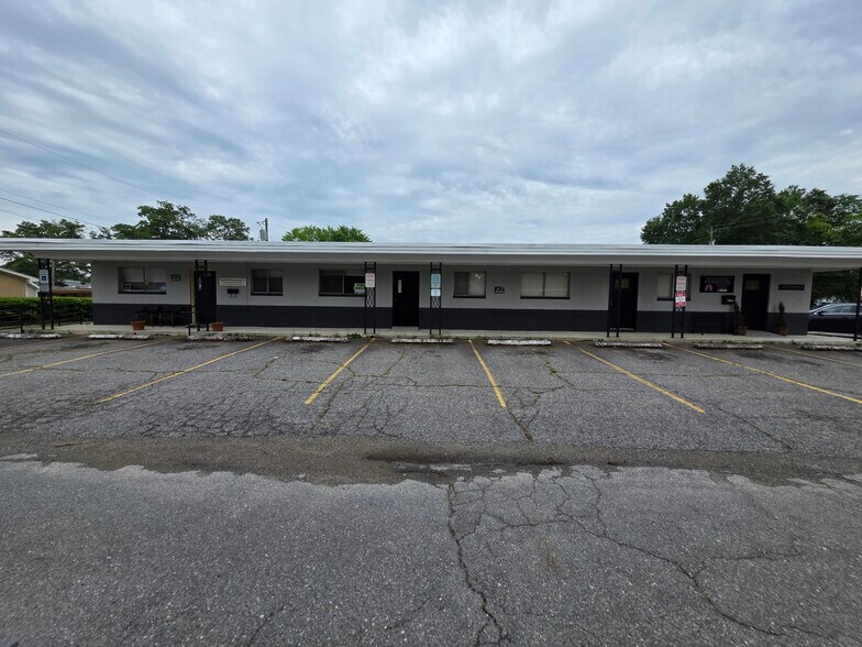 More Photos Of 706 Wilkins St, Smithfield Medical For Lease