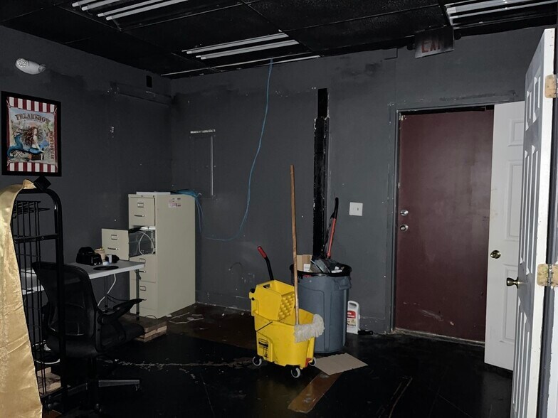 More Photos Of 210 Highway 12 W, Starkville Storefront For Lease