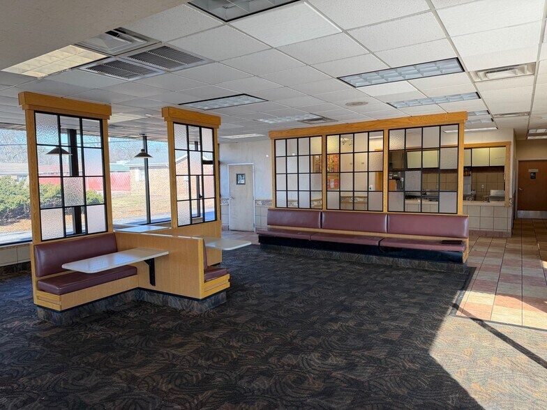 More Photos Of 5560 W Central Ave, Toledo Fast Food For Sale