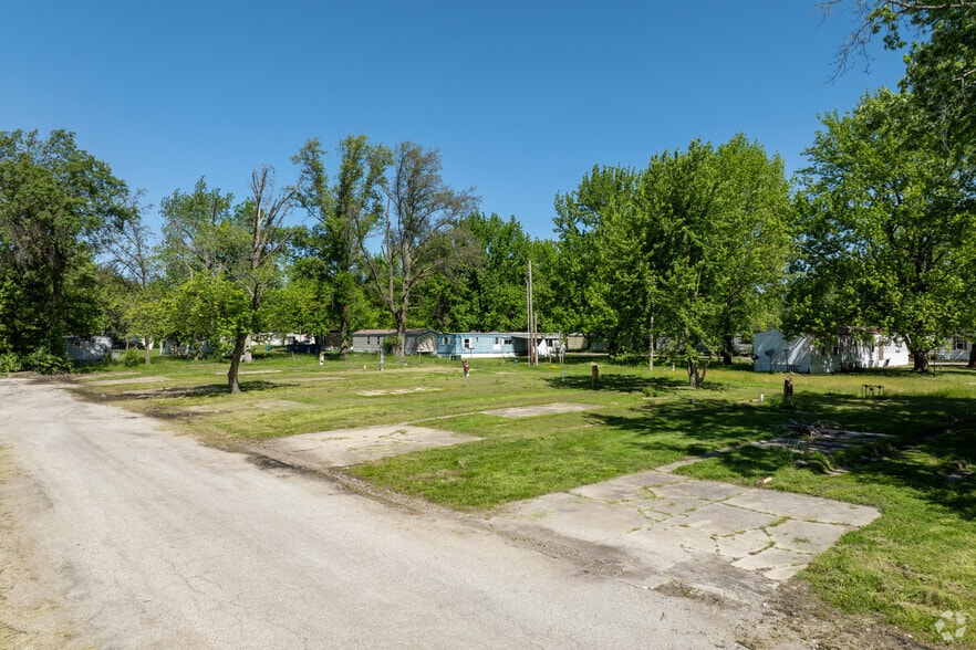 More Photos Of 1350 S Brookside St, Centralia Trailer Camper Park For Sale