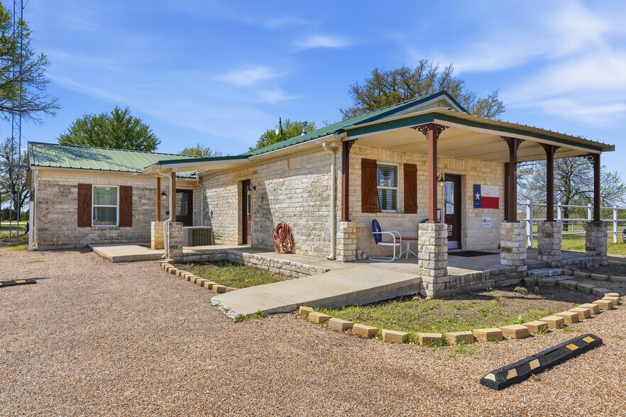 More Photos Of 5860 N FM 51, Weatherford Trailer Camper Park For Sale