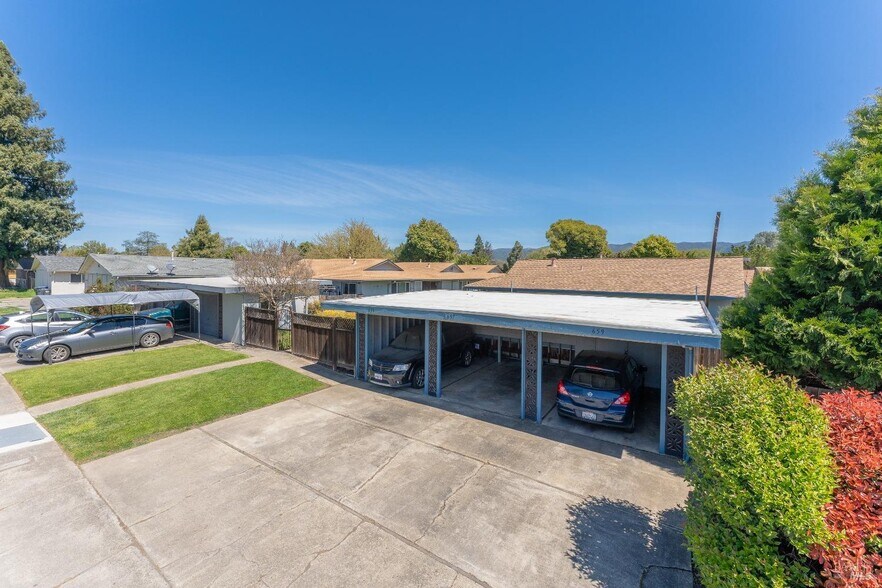 More Photos Of 649 Leslie St, Ukiah Apartments For Sale