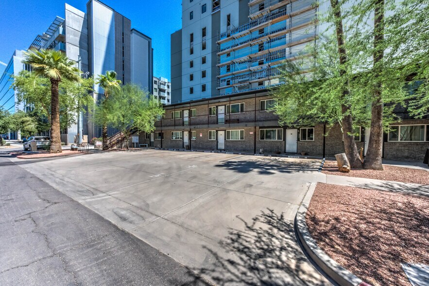 More Photos Of 821 N 3rd St, Phoenix Apartments For Sale