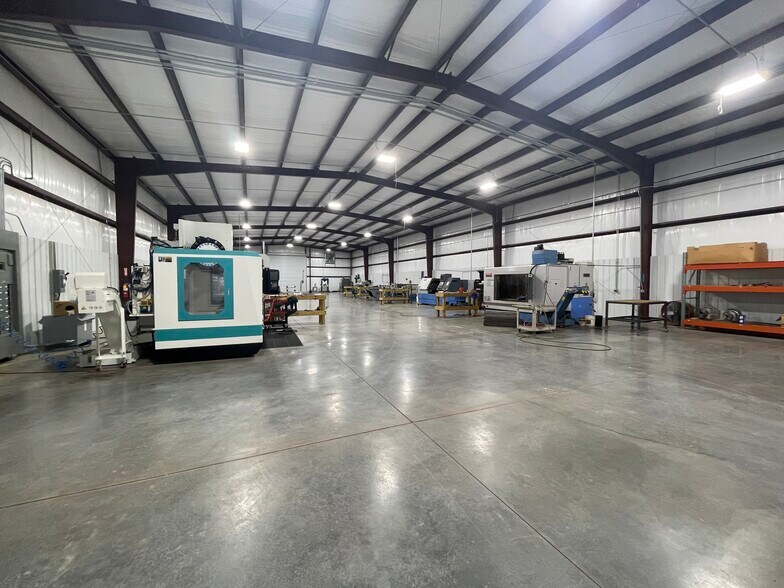 More Photos Of 31 Steelview Dr, Roanoke Distribution For Sale