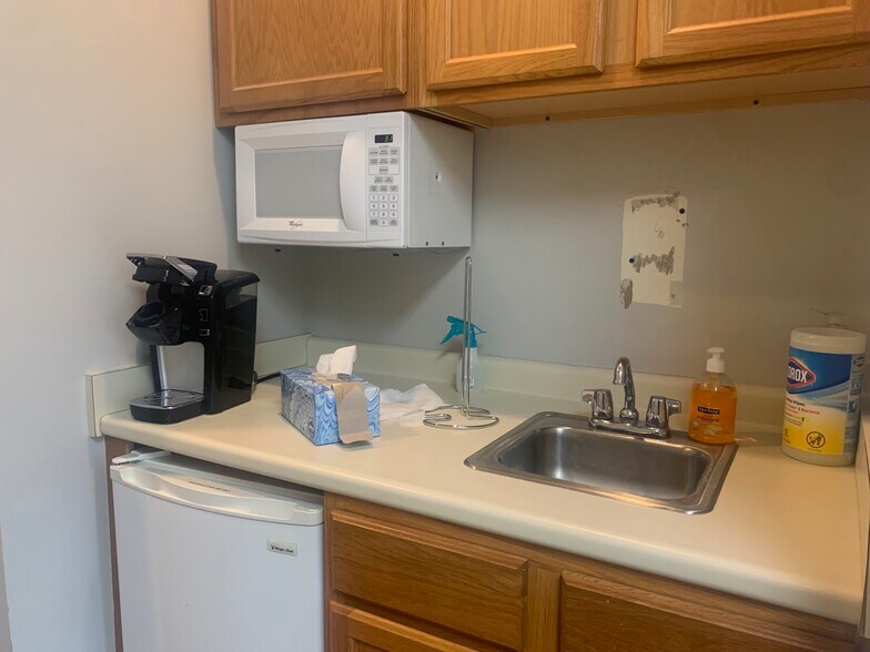 More Photos Of 138 Canal St, Pooler Office For Lease