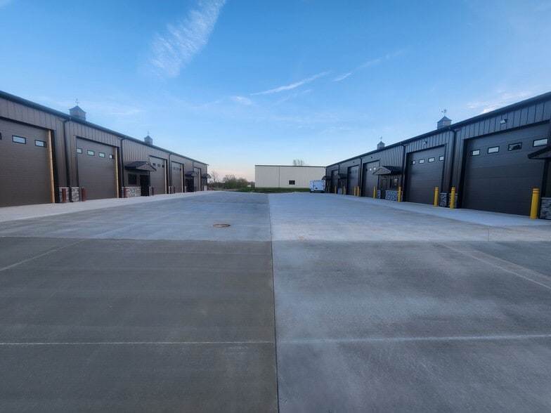 More Photos Of 233 Innovation Dr, Fredonia Flex For Lease